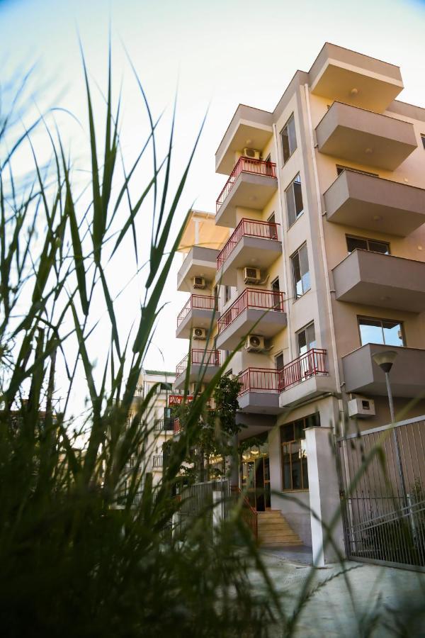Vila Namiku Hotel Драч Екстериор снимка