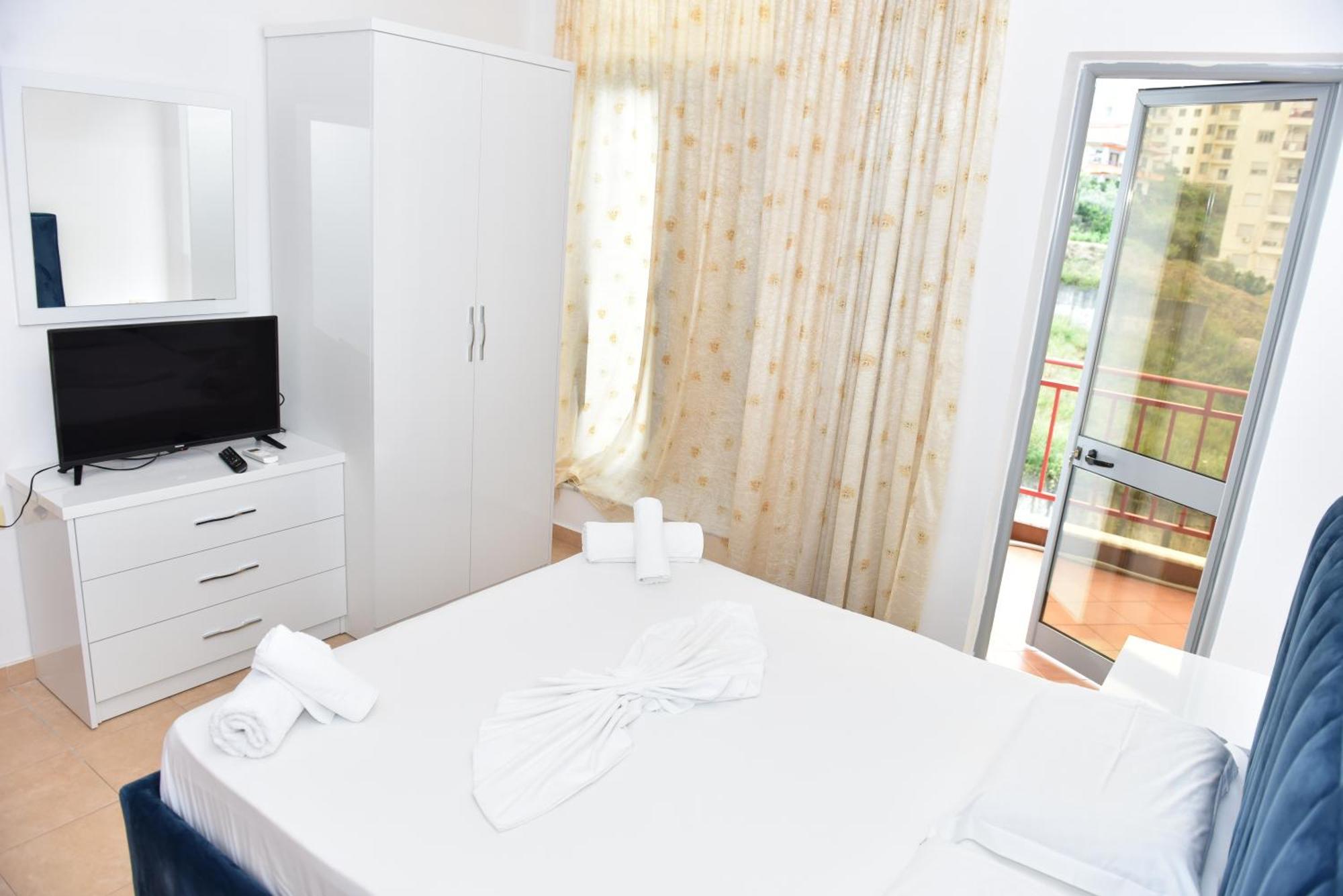 Vila Namiku Hotel Драч Екстериор снимка