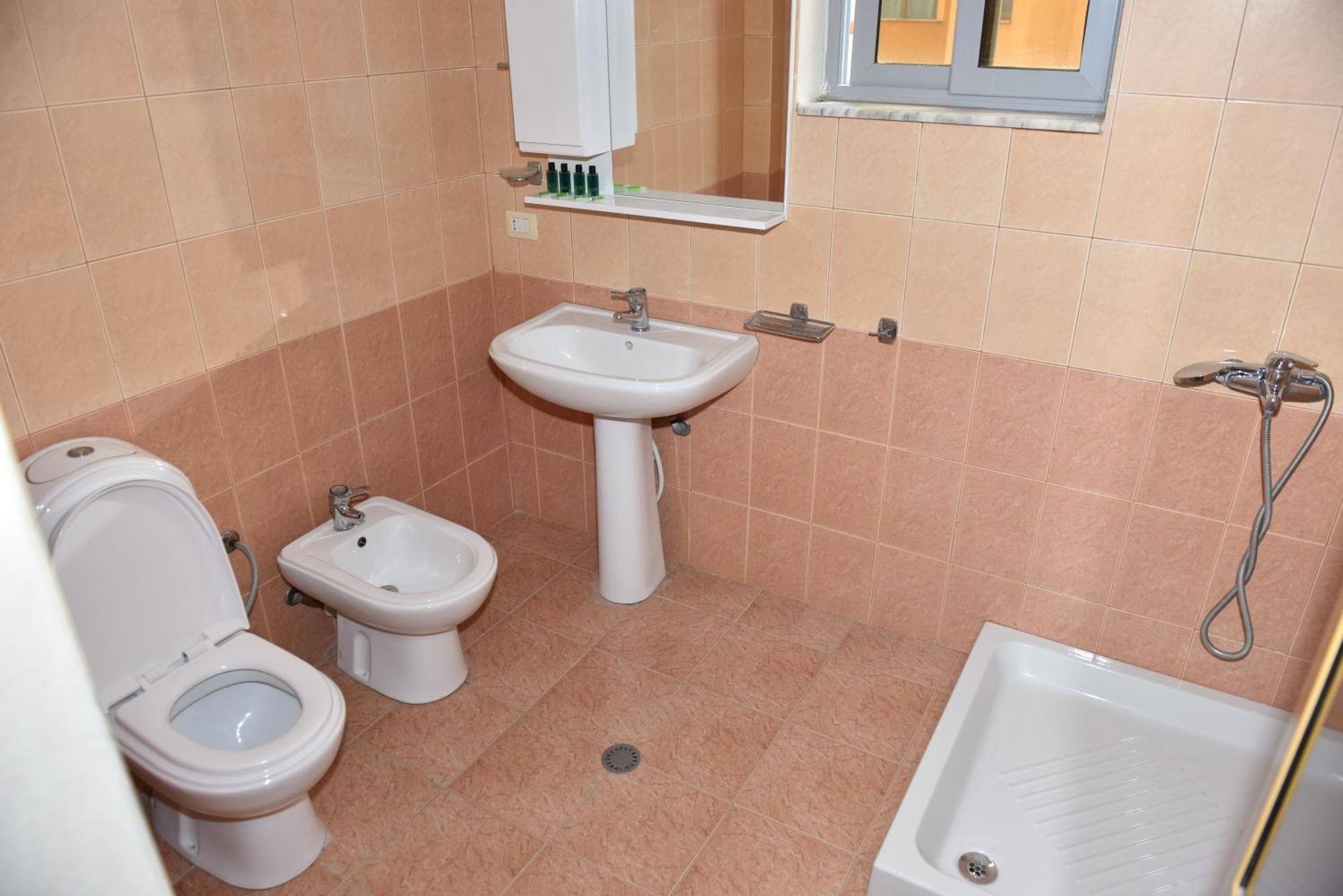 Vila Namiku Hotel Драч Екстериор снимка