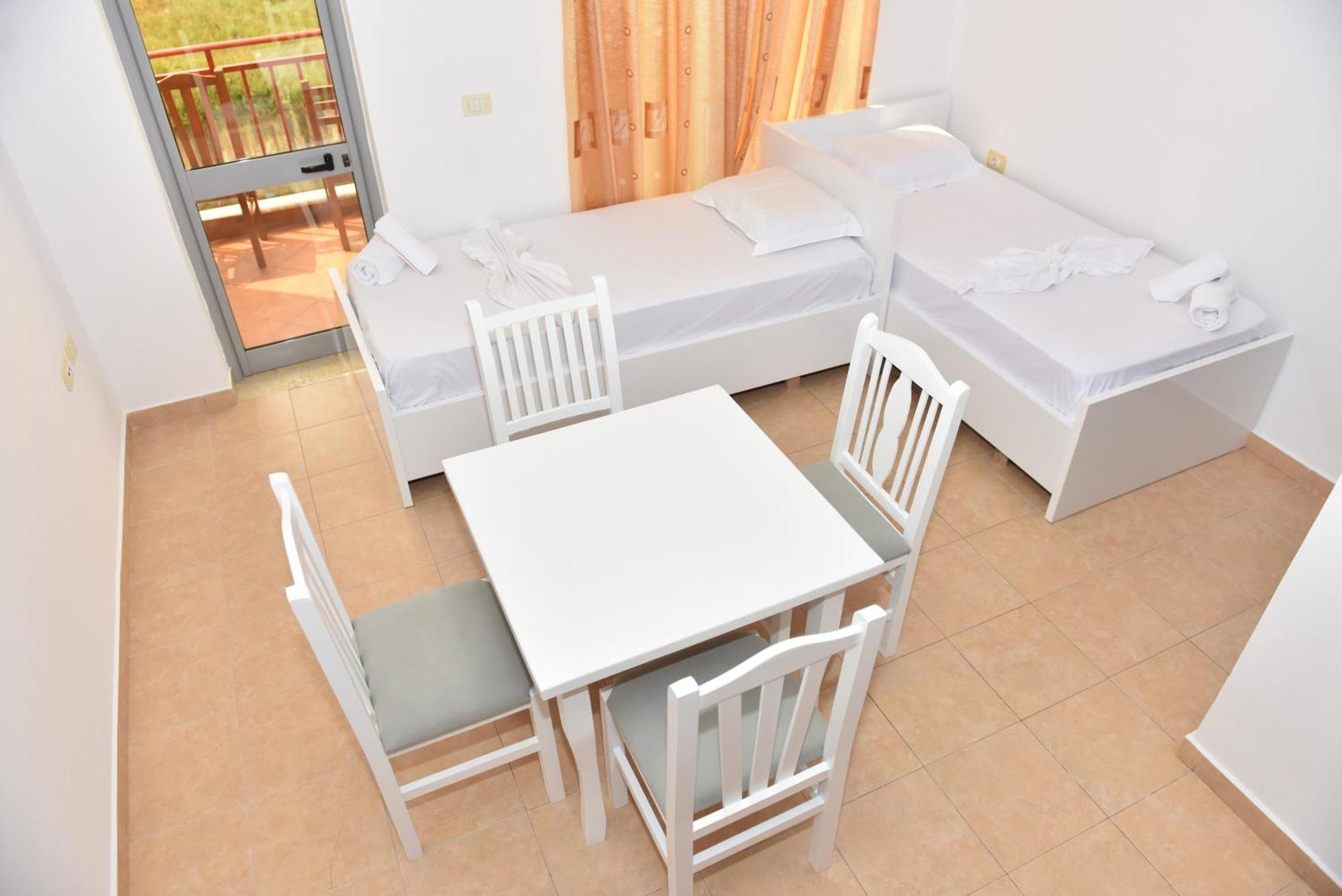 Vila Namiku Hotel Драч Екстериор снимка
